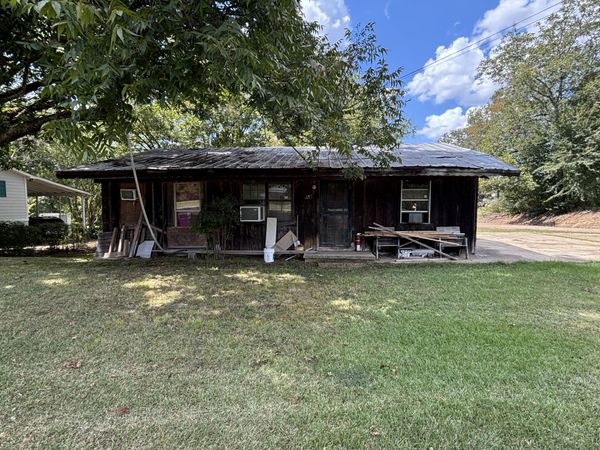 331 College Ave., Tupelo, MS 38801