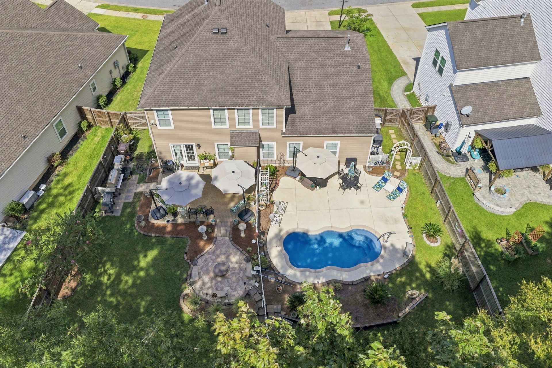 560 Mountain Laurel Circle Photo 4