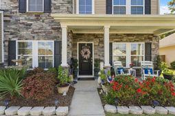 560 Mountain Laurel Circle photo 4