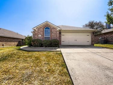 6221 Brooklynn Drive, Fort Worth, TX 76179