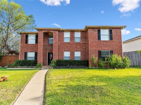 611 Pondview Drive, Cedar Hill, TX 75104