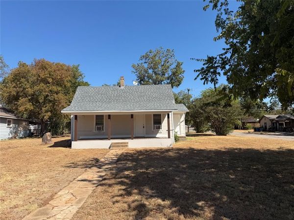 1801 W Bond Street , Denison, TX 75020