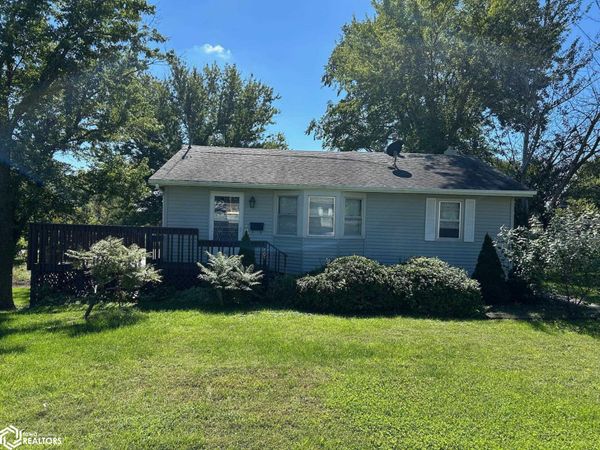 805 SE 5Th Street, Leon, IA 50144