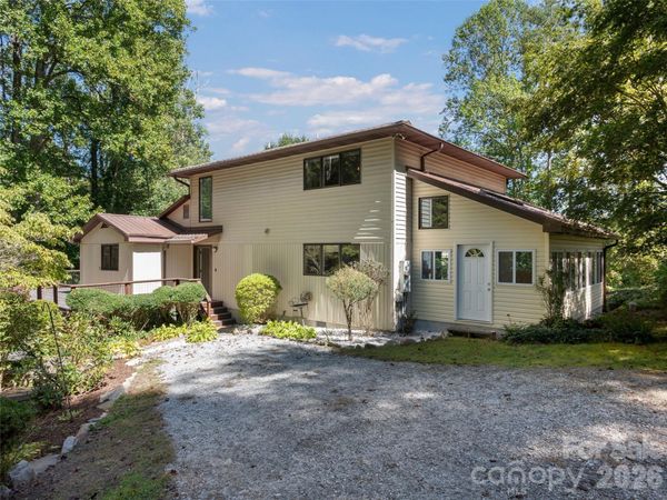 623 Owensby Road , Hendersonville, NC 28792