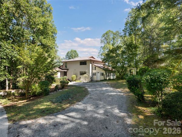 623 Owensby Road, Hendersonville, NC 28792