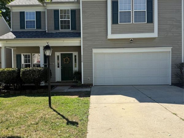 5520 Waverly Lynn Lane , Charlotte, NC 28269