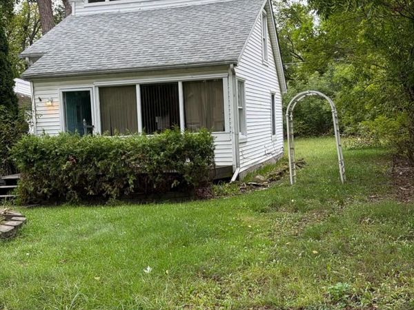 21517 Jacksonville Street, Farmington Hills, MI 48336