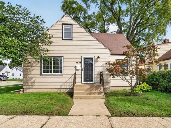 1528 76th St, Kenosha, WI 53143