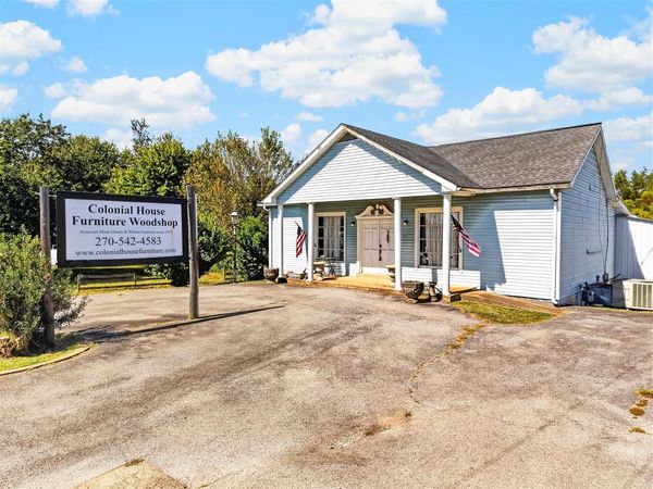 390 E Main Street , Auburn, KY 42206