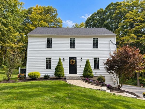 823 Moore Rd, New Braintree, MA 01531