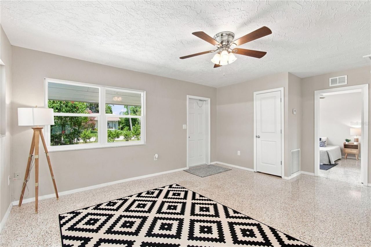 6203 Rodgers Avenue, Sarasota, FL 34231 Photo