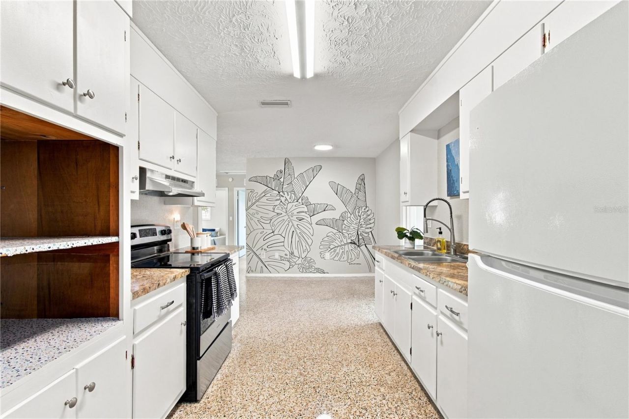 6203 Rodgers Avenue, Sarasota, FL 34231 Photo