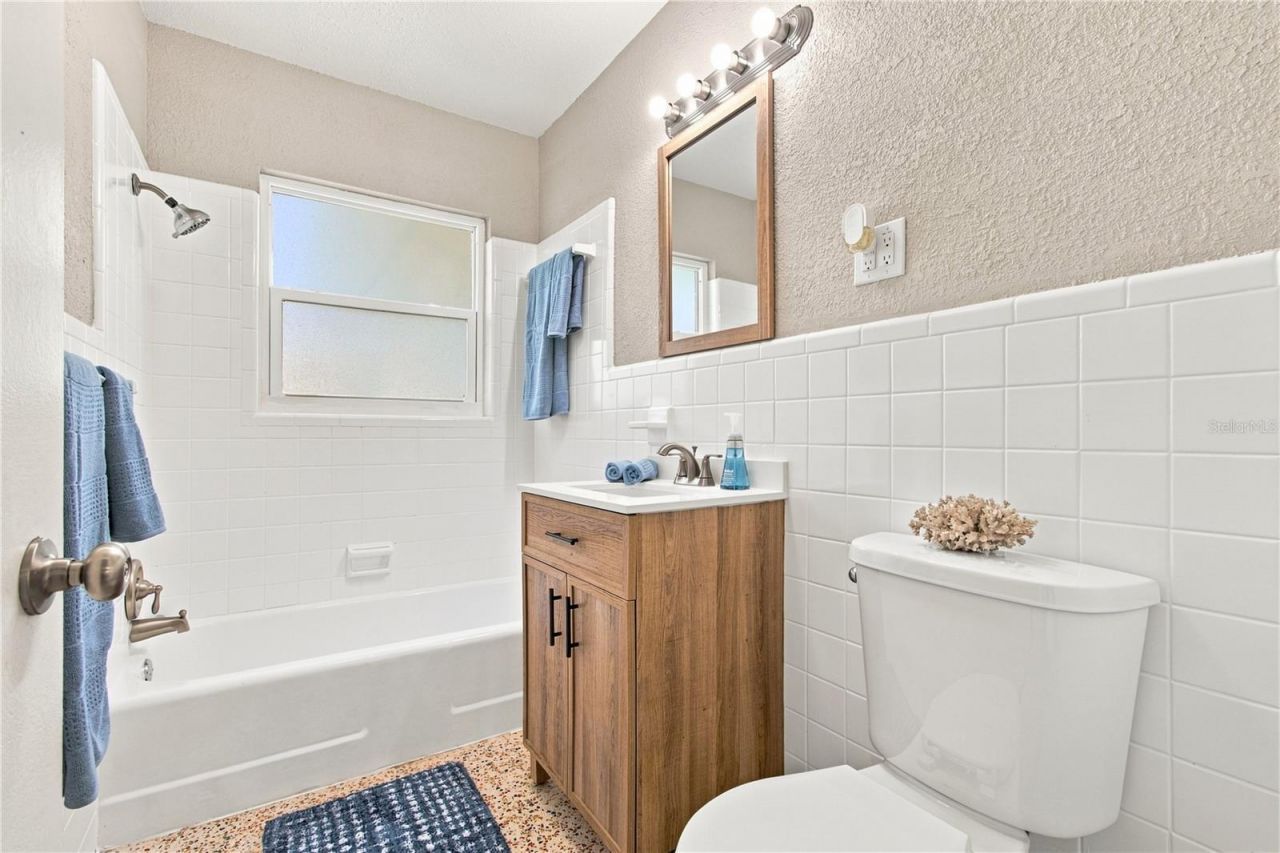 6203 Rodgers Avenue, Sarasota, FL 34231 Photo