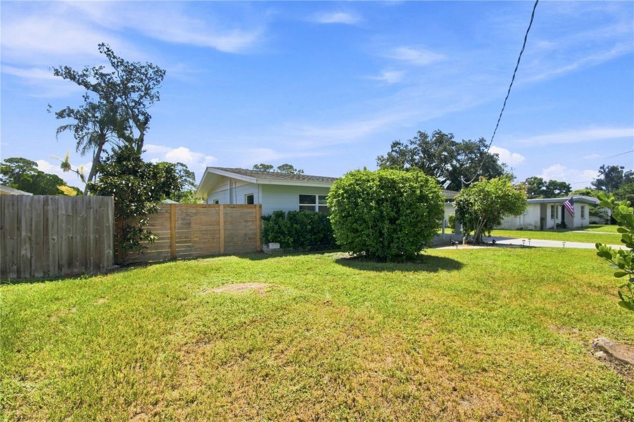 6203 Rodgers Avenue, Sarasota, FL 34231 Photo