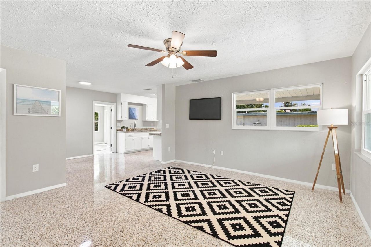 6203 Rodgers Avenue, Sarasota, FL 34231 Photo