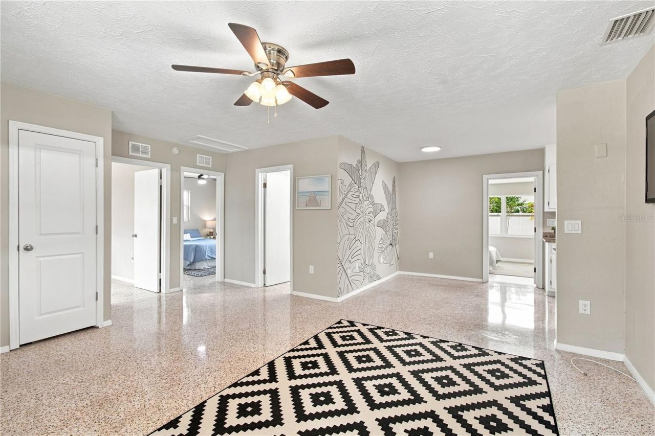 6203 Rodgers Avenue, Sarasota, FL 34231 Photo