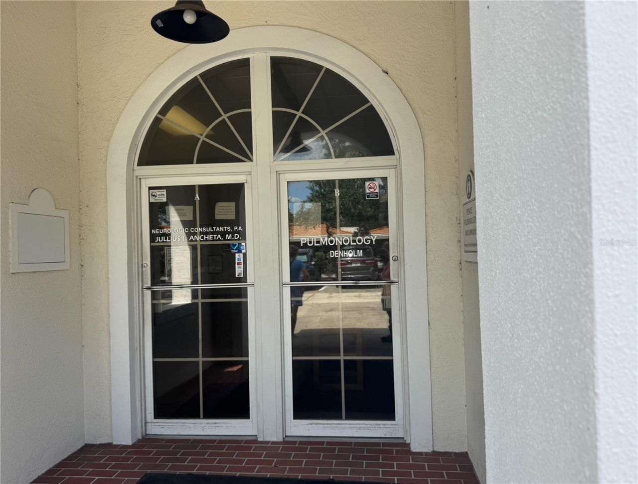 517 Riviera Street , Unit B, Venice, FL 34285 Photo