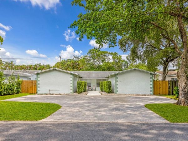 4351 SW 52nd Ct , Dania Beach, FL 33314