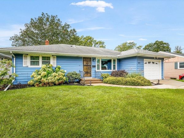 811 Parkside Drive, ROCKFORD, IL 61108