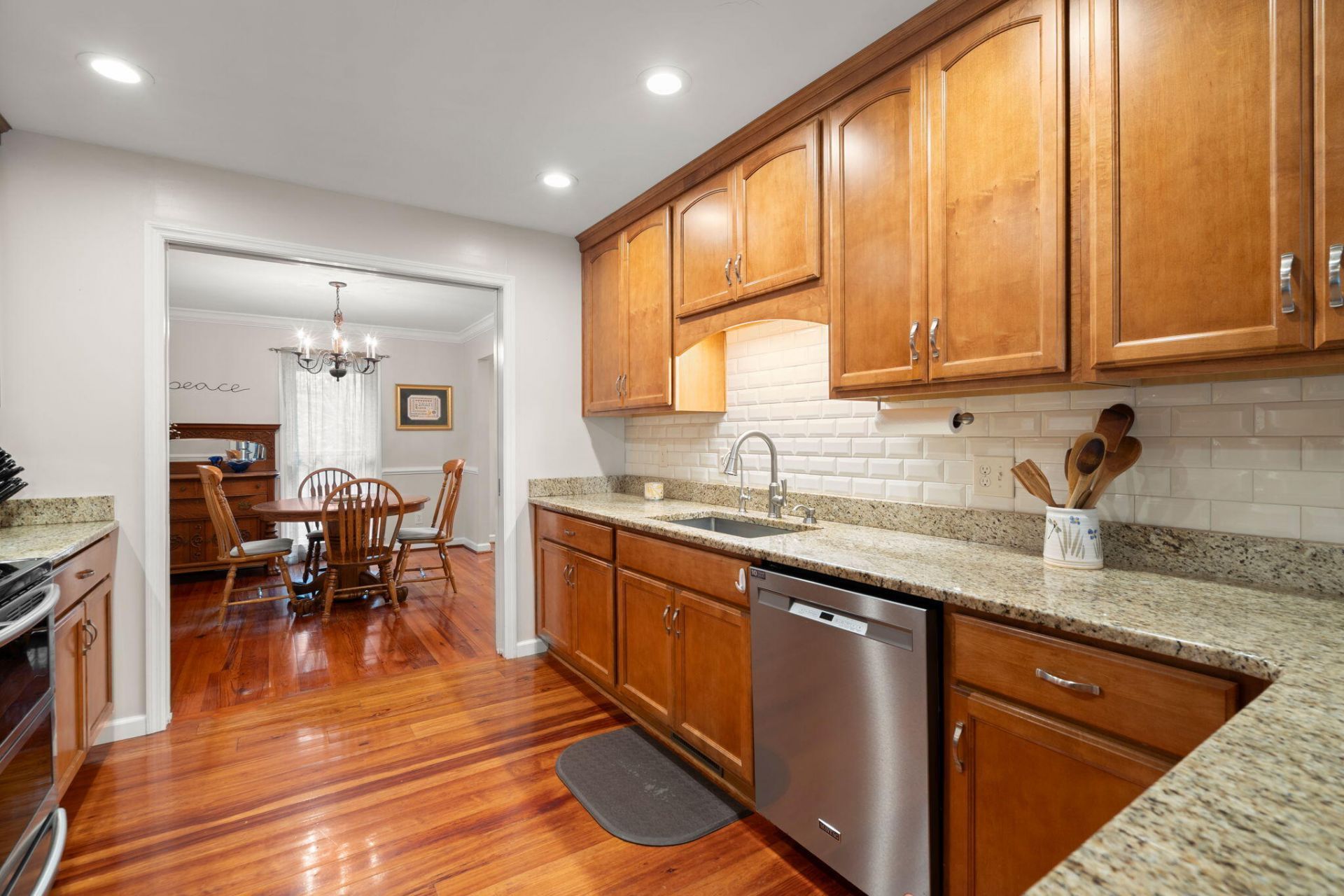 102 Caveson Drive Photo 16