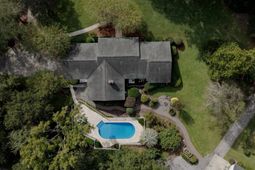 102 Caveson Drive photo 4