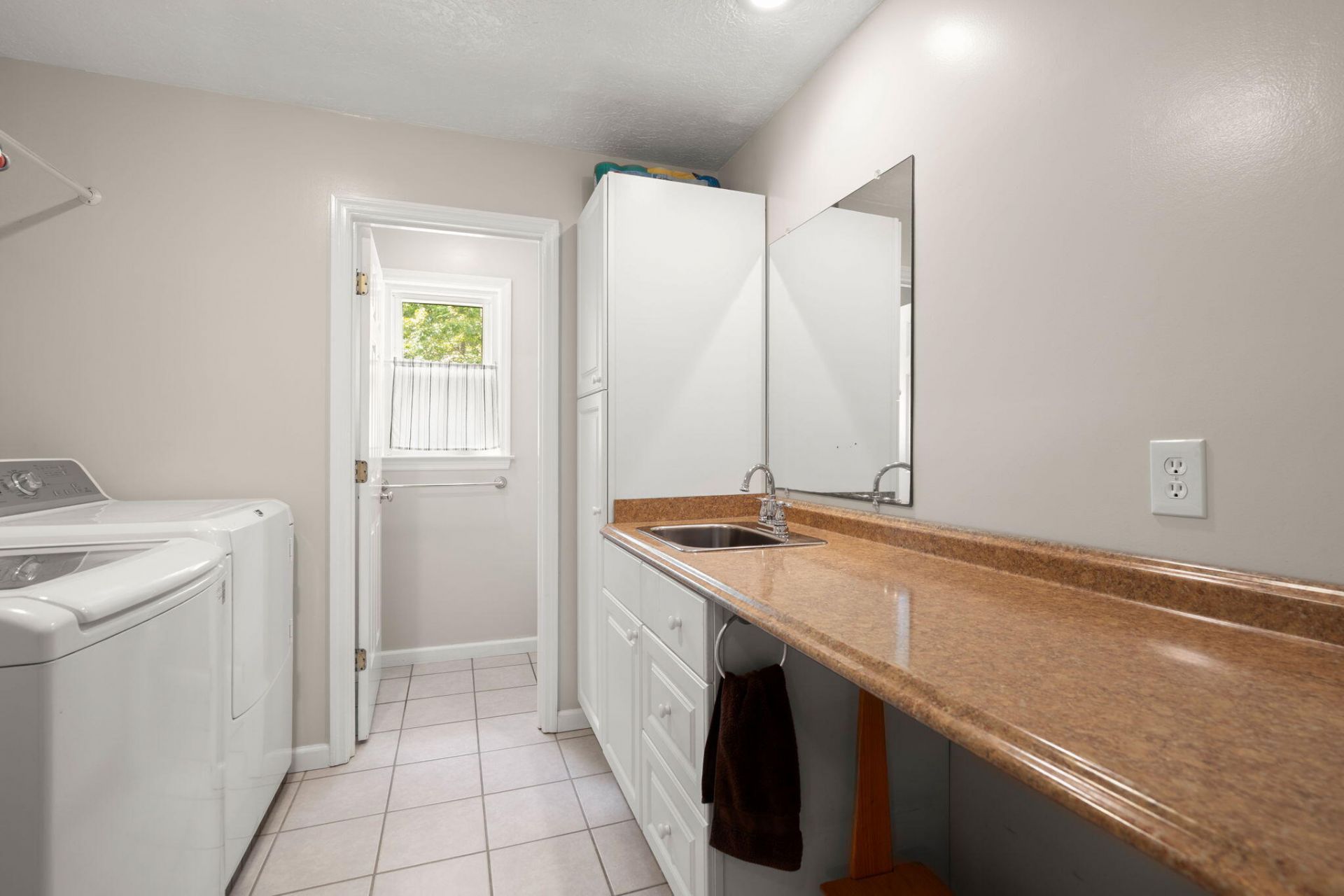 102 Caveson Drive Photo 31