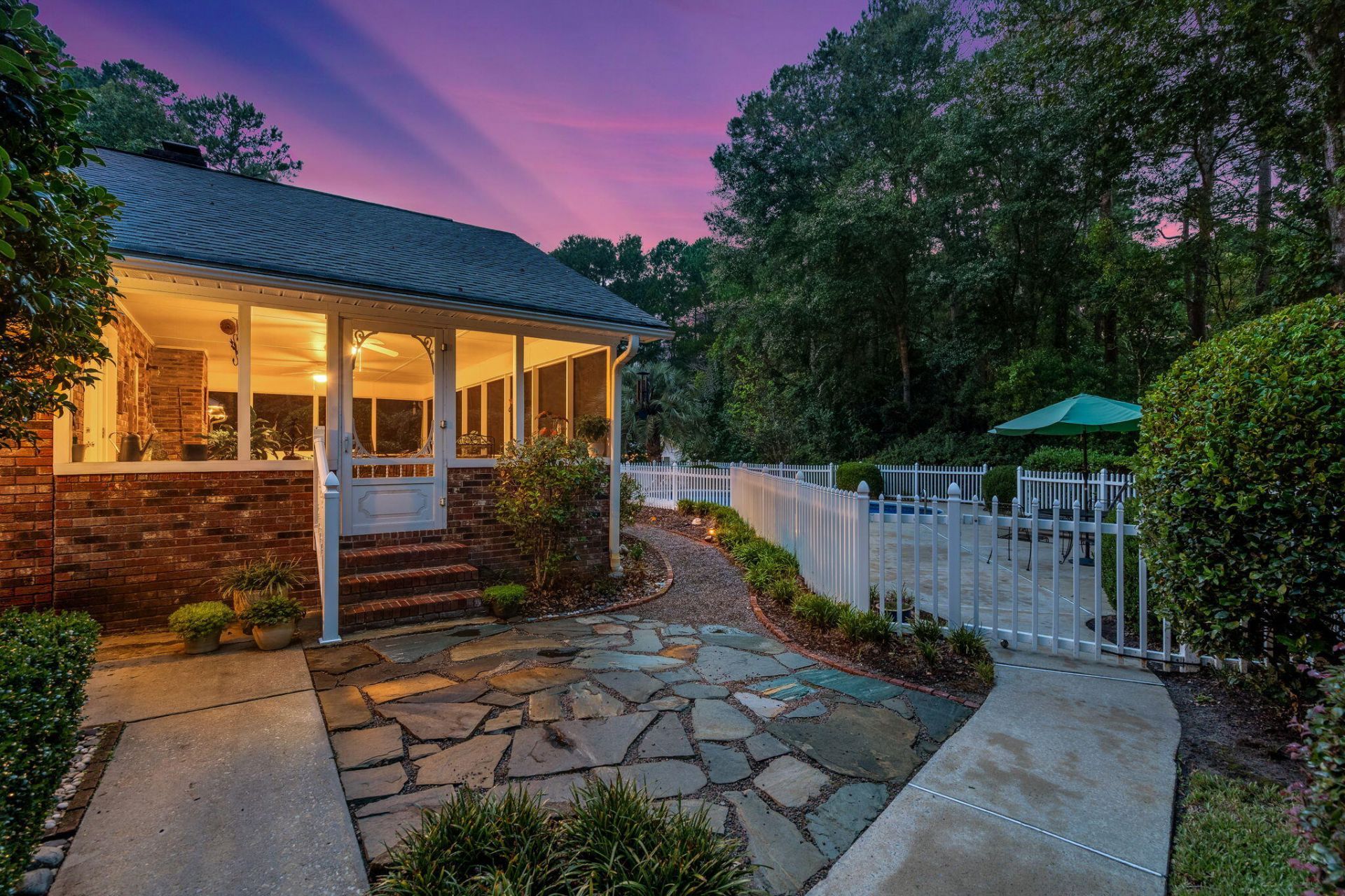 102 Caveson Drive Photo 42