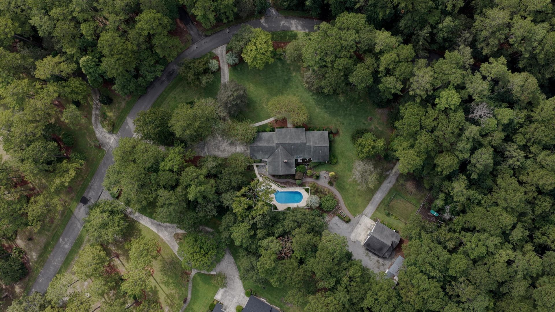 102 Caveson Drive Photo 5