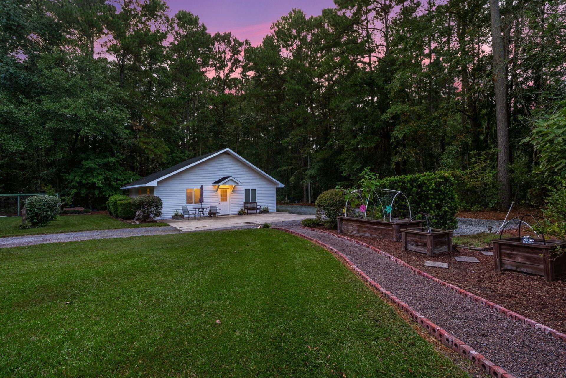102 Caveson Drive Photo 51