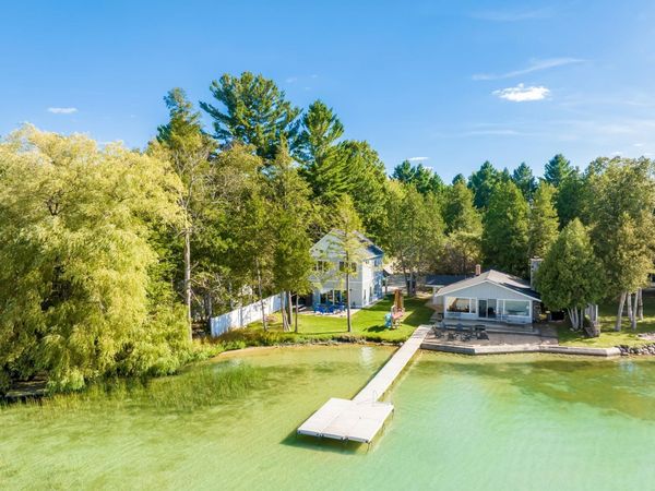 560 Harbor Highway E, Maple City, MI 49664