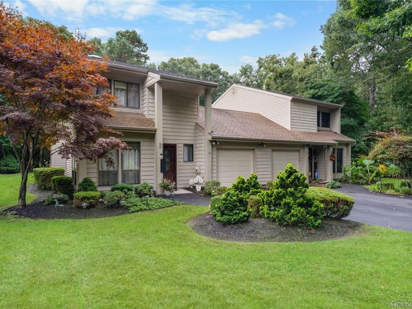 4 Lyndon Court , Bohemia, NY 11716