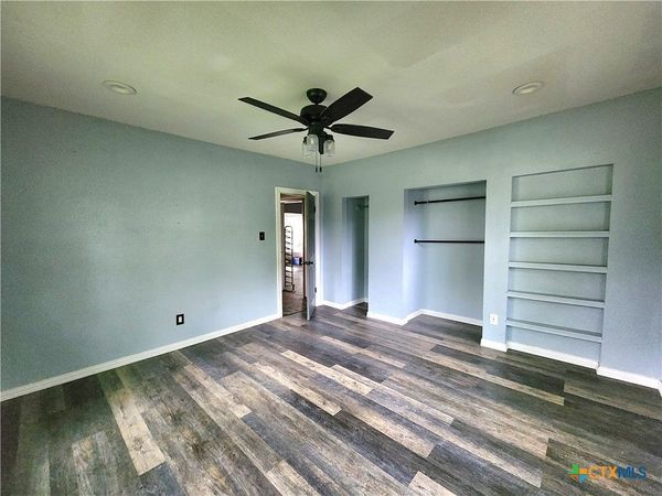 123 E Davis Street , Luling, TX 78648
