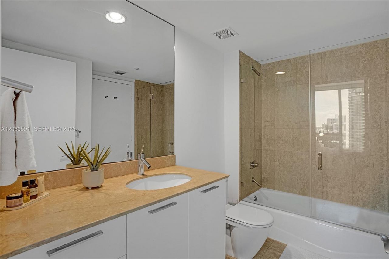 400 Alton Rd , Unit 1409, Miami Beach, FL 33139 Photo