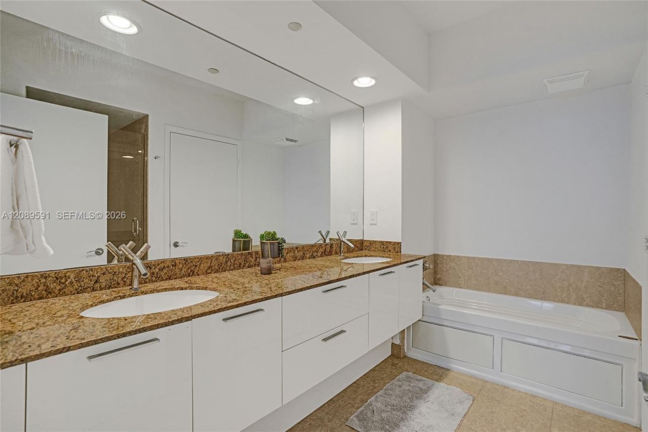 400 Alton Rd , Unit 1409, Miami Beach, FL 33139 Photo