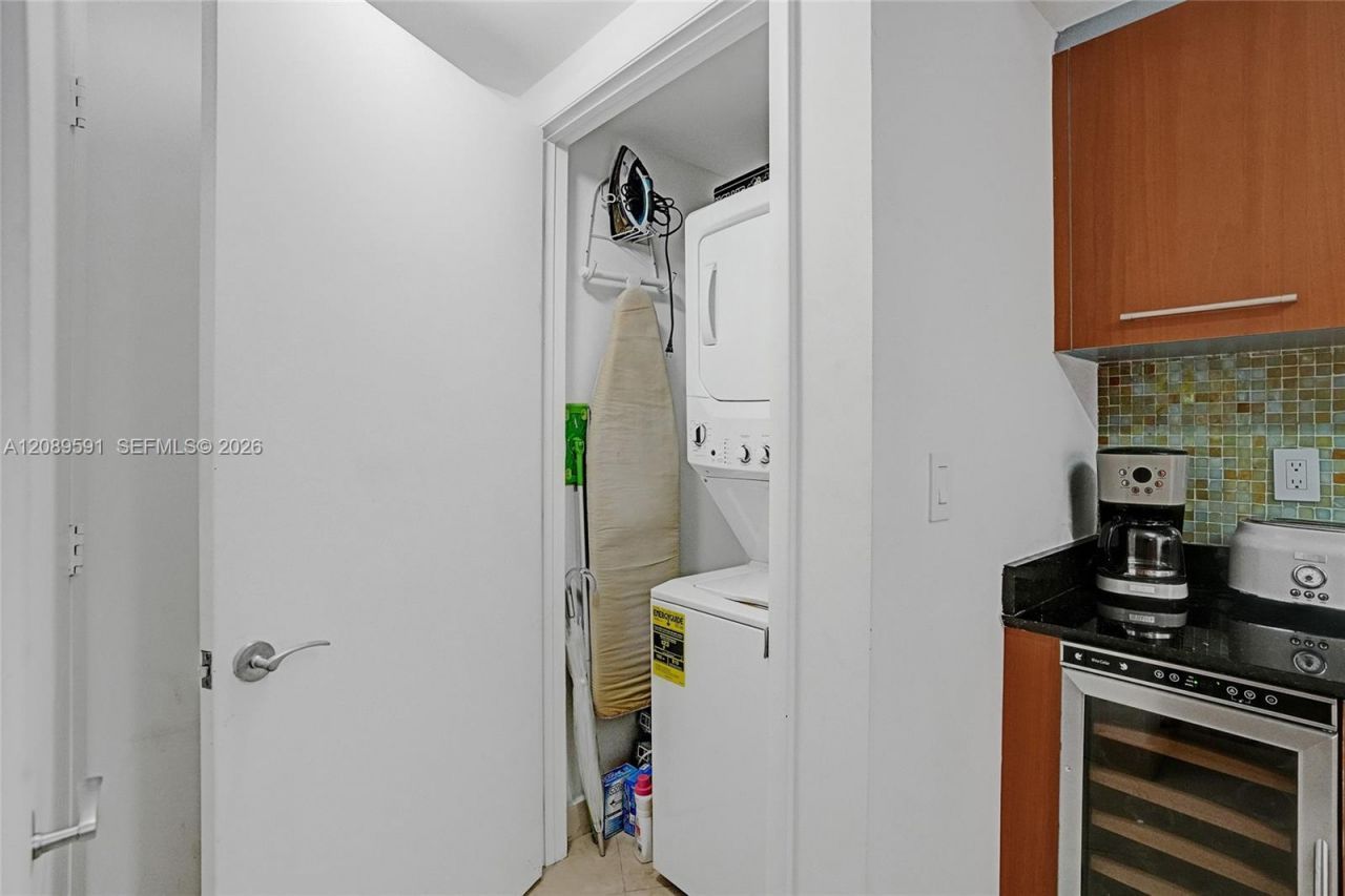400 Alton Rd , Unit 1409, Miami Beach, FL 33139 Photo