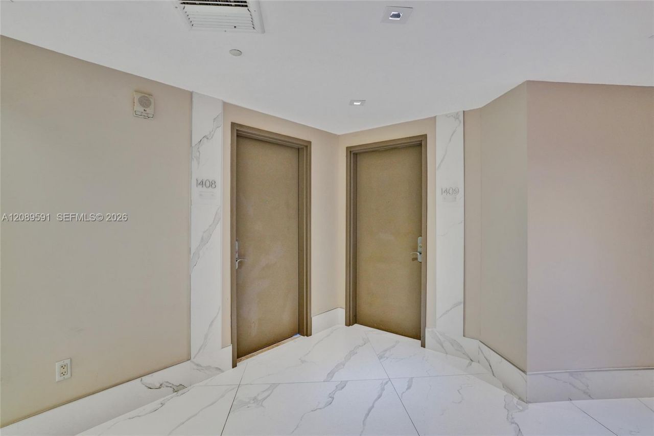 400 Alton Rd , Unit 1409, Miami Beach, FL 33139 Photo