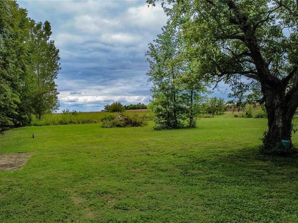 1206 Haselhorst Road, New Baden, IL 62265