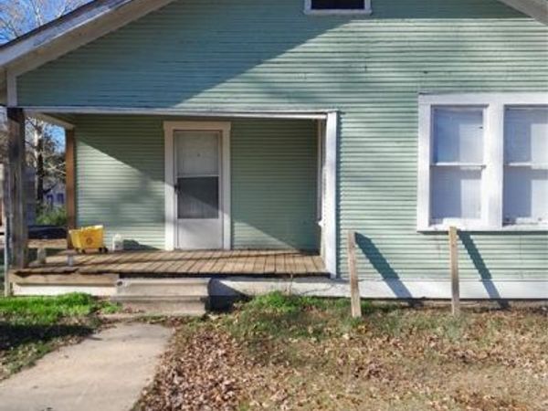 9794 Upper State Line Road , Vivian, LA 71082