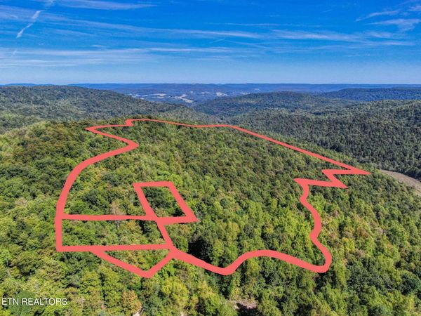 655 Dry Creek Rd, Byrdstown, TN 38549
