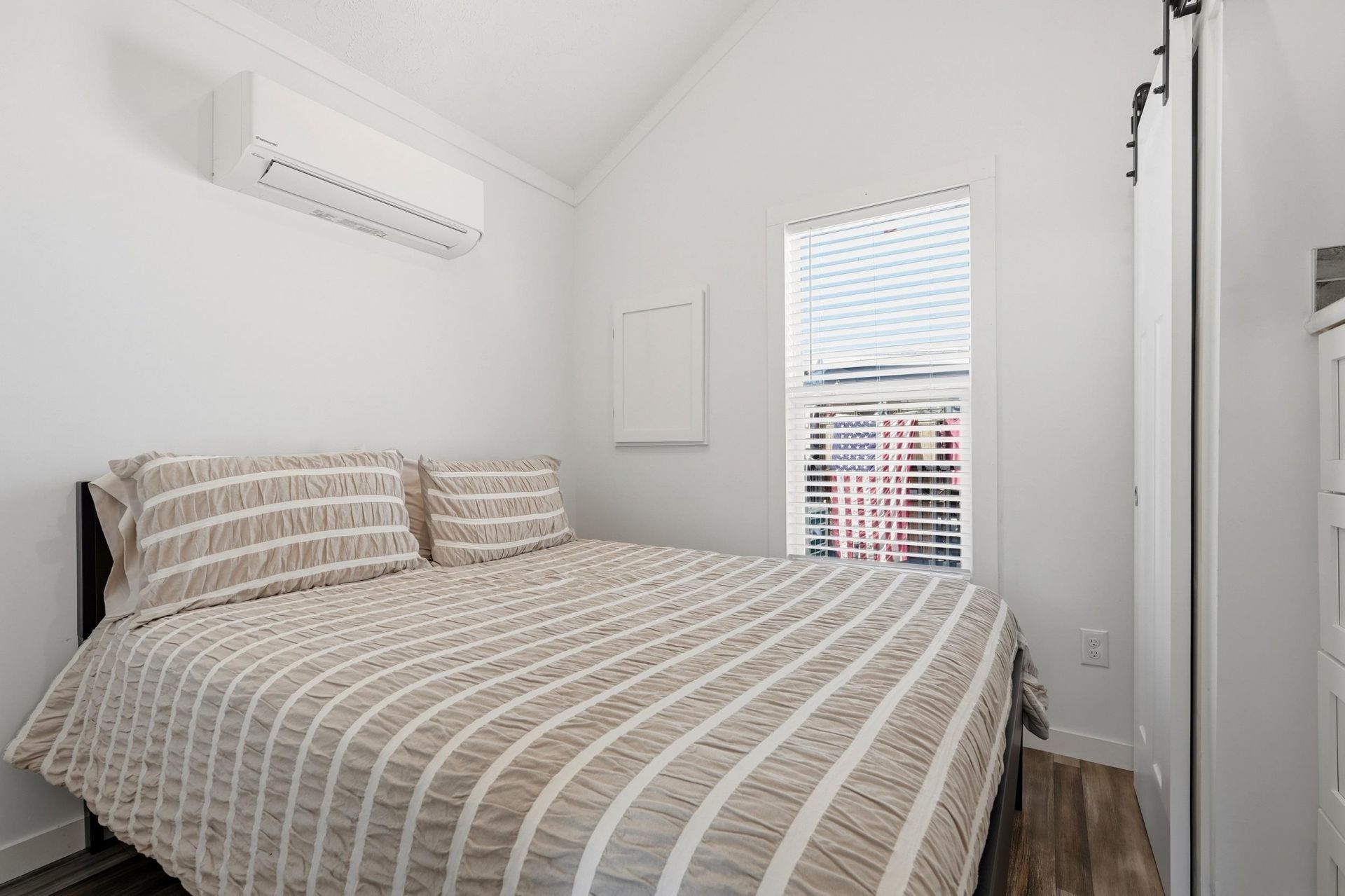 9700 Kings Rd.  Photo 12