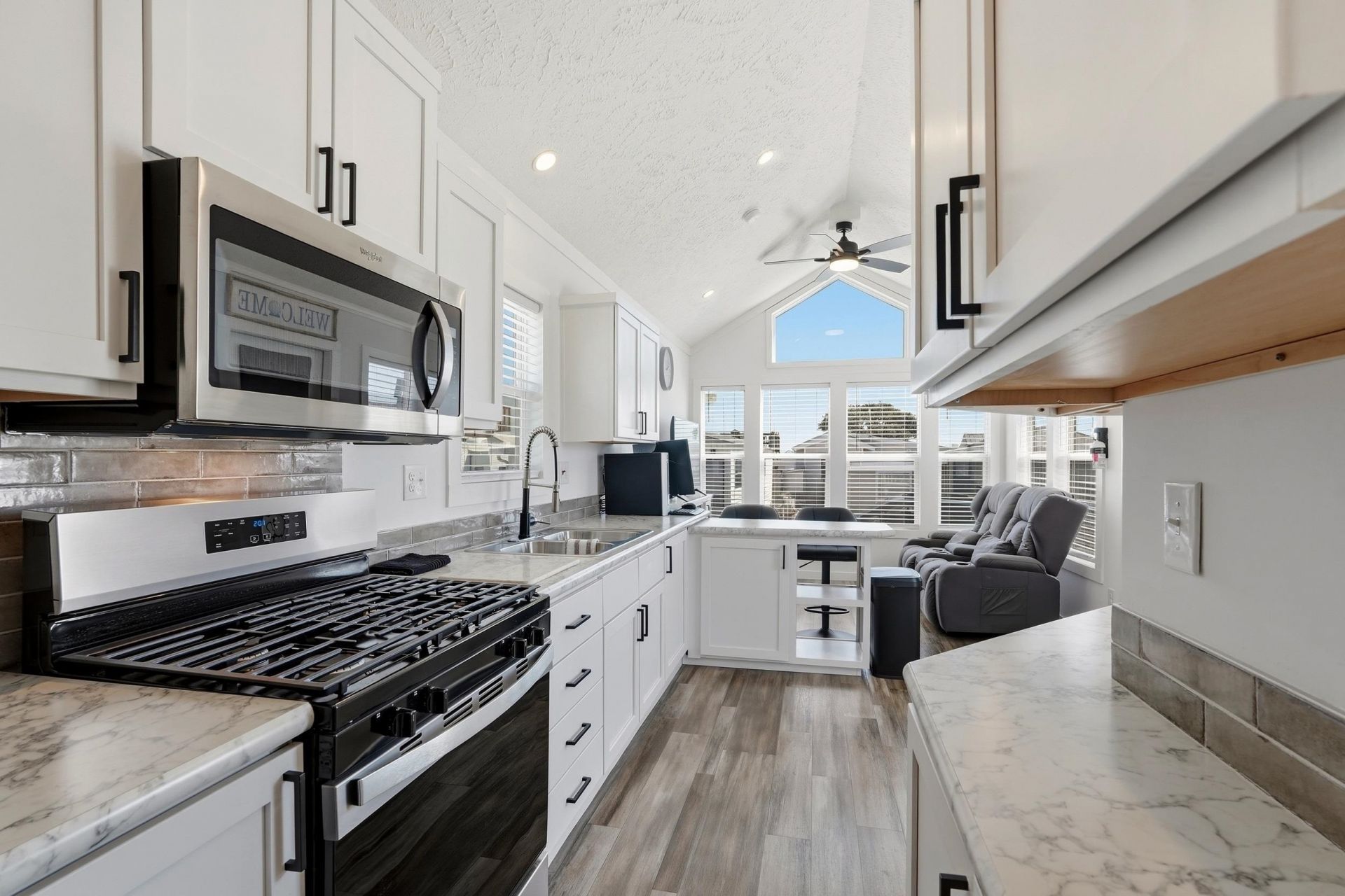 9700 Kings Rd.  Photo 9