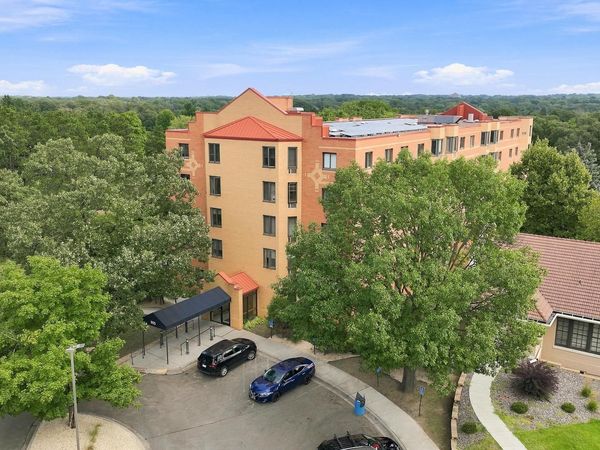 985 Ivy Avenue E, Saint Paul, MN 55106