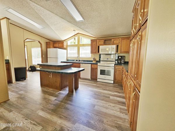 3320 Cardinal Place, Chipley, FL 32428