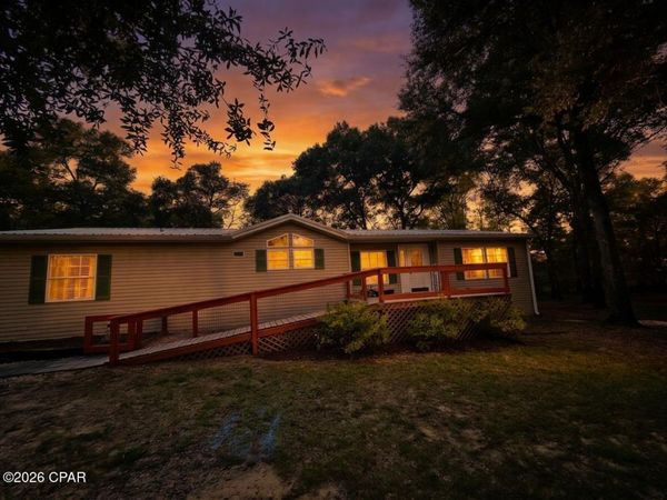 3320 Cardinal Place, Chipley, FL 32428