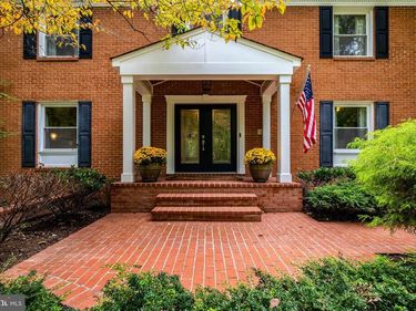 10015 SADDLE ROAD, VIENNA, VA 22181