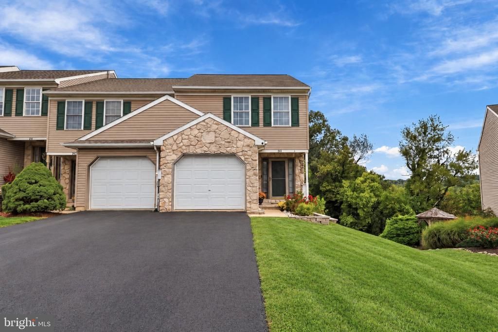 343 OAKRIDGE DRIVE , MOUNTVILLE, PA 17554