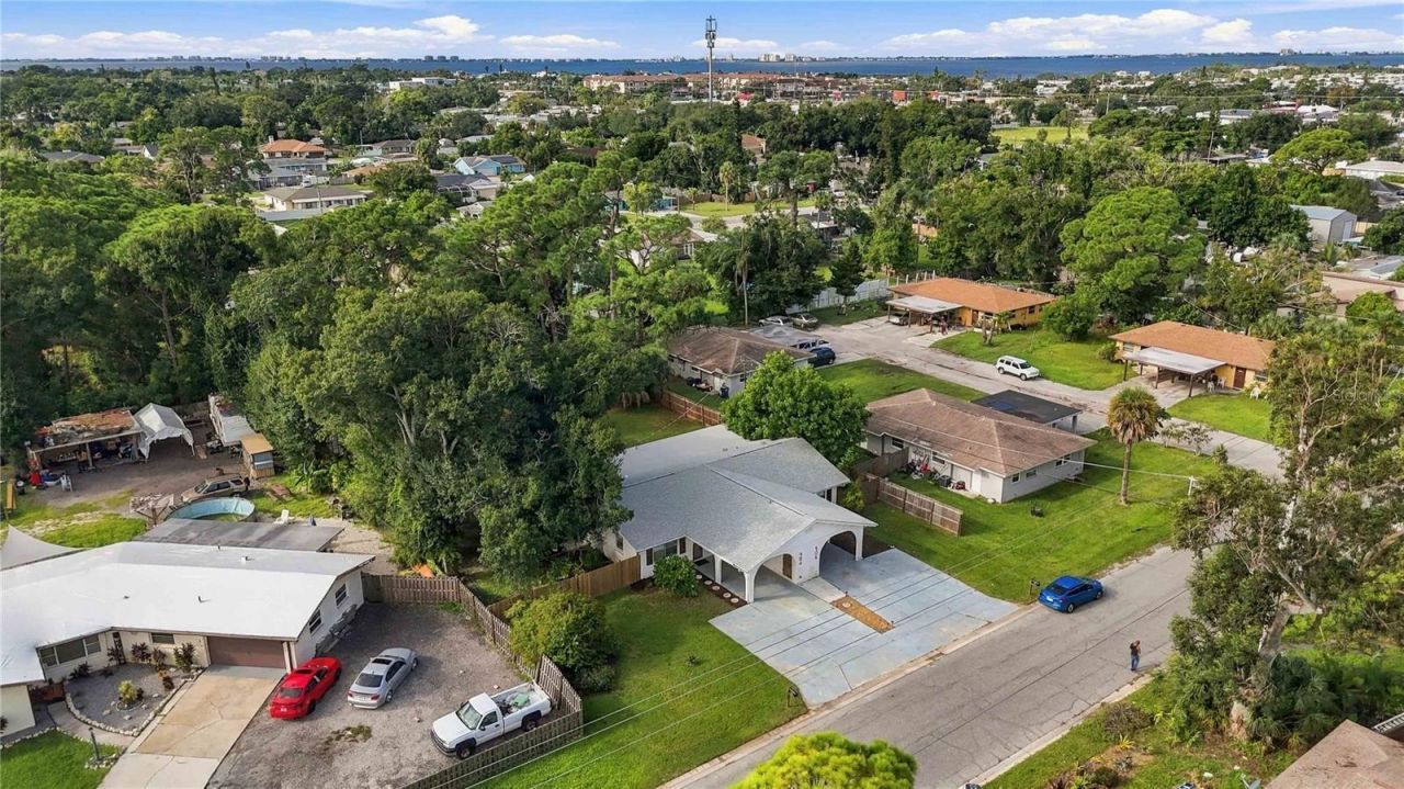 904 66th Avenue W, Bradenton, FL 34207 Photo
