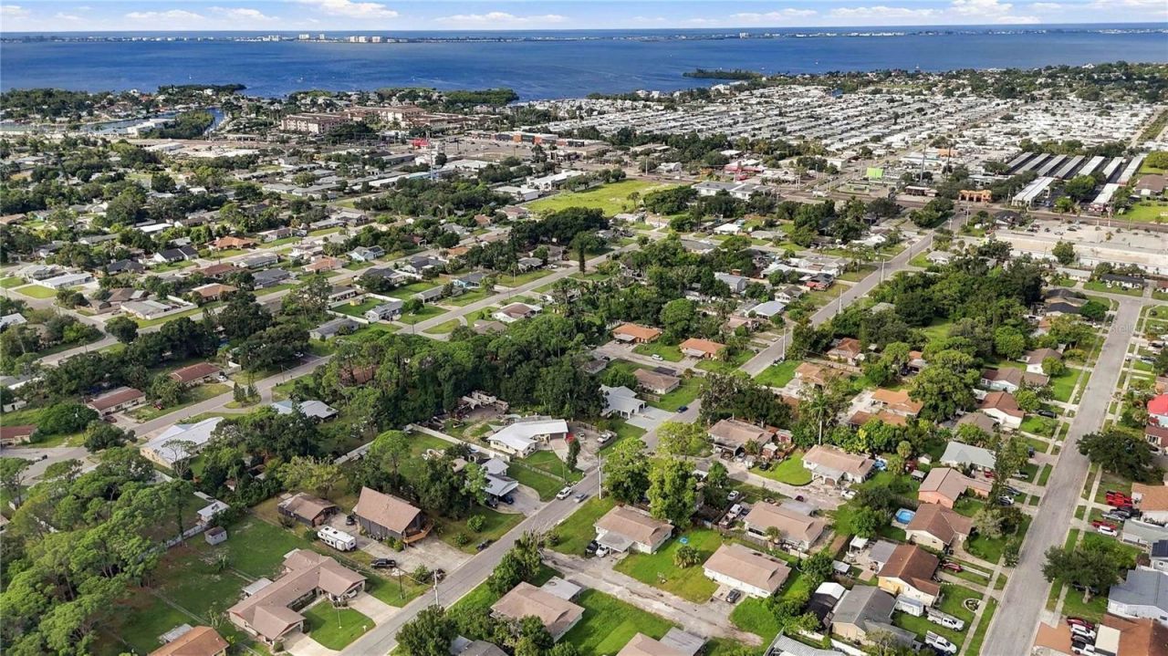 904 66th Avenue W, Bradenton, FL 34207 Photo