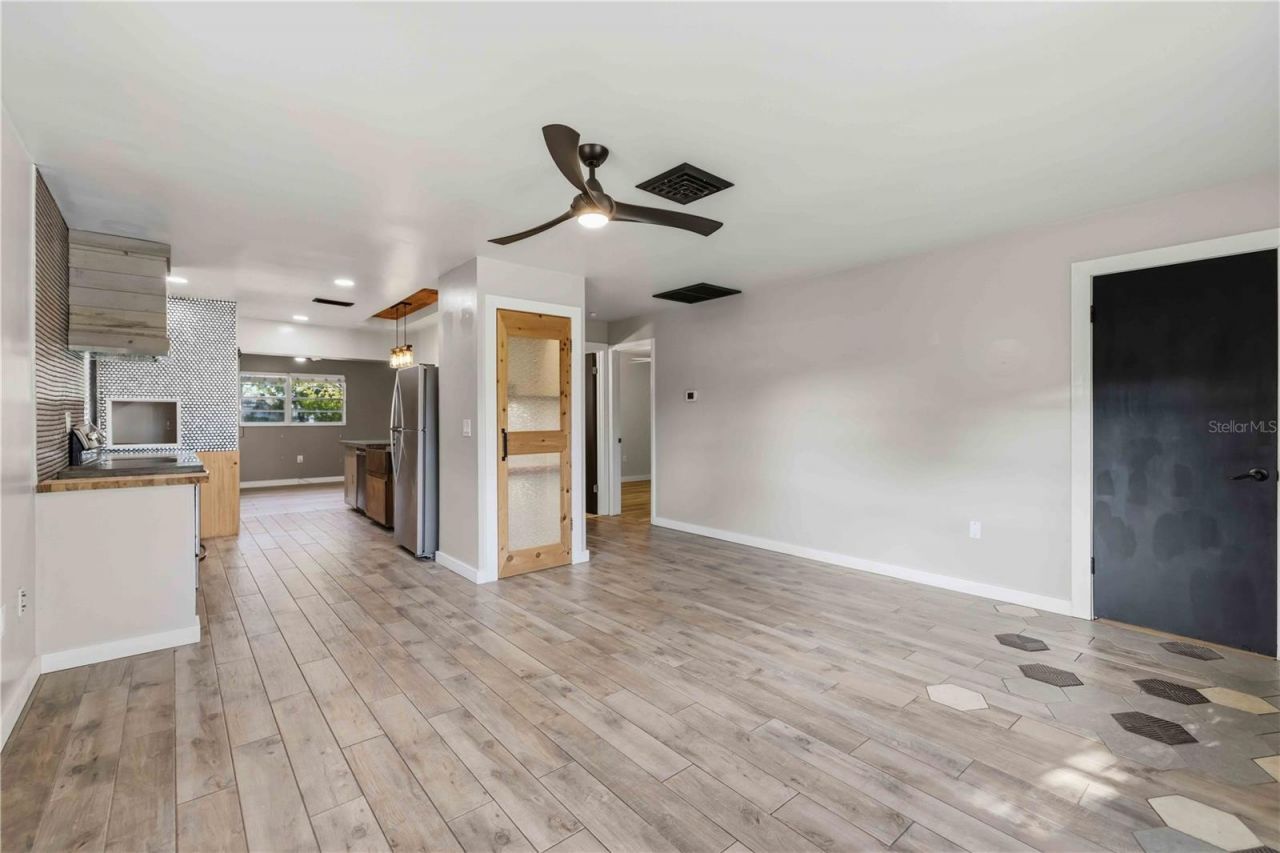904 66th Avenue W, Bradenton, FL 34207 Photo