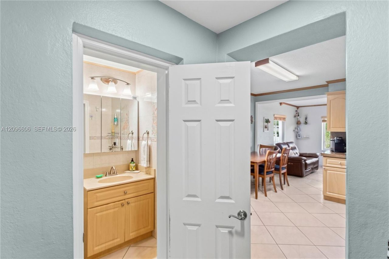 326 E 44th St , Hialeah, FL 33013 Photo